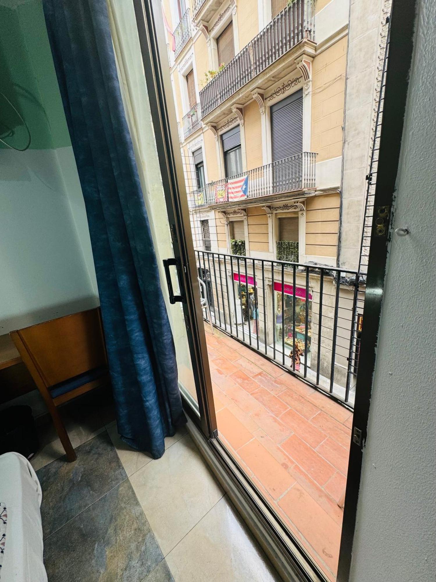 Hostal Mont Thabor Barcelona Exterior foto