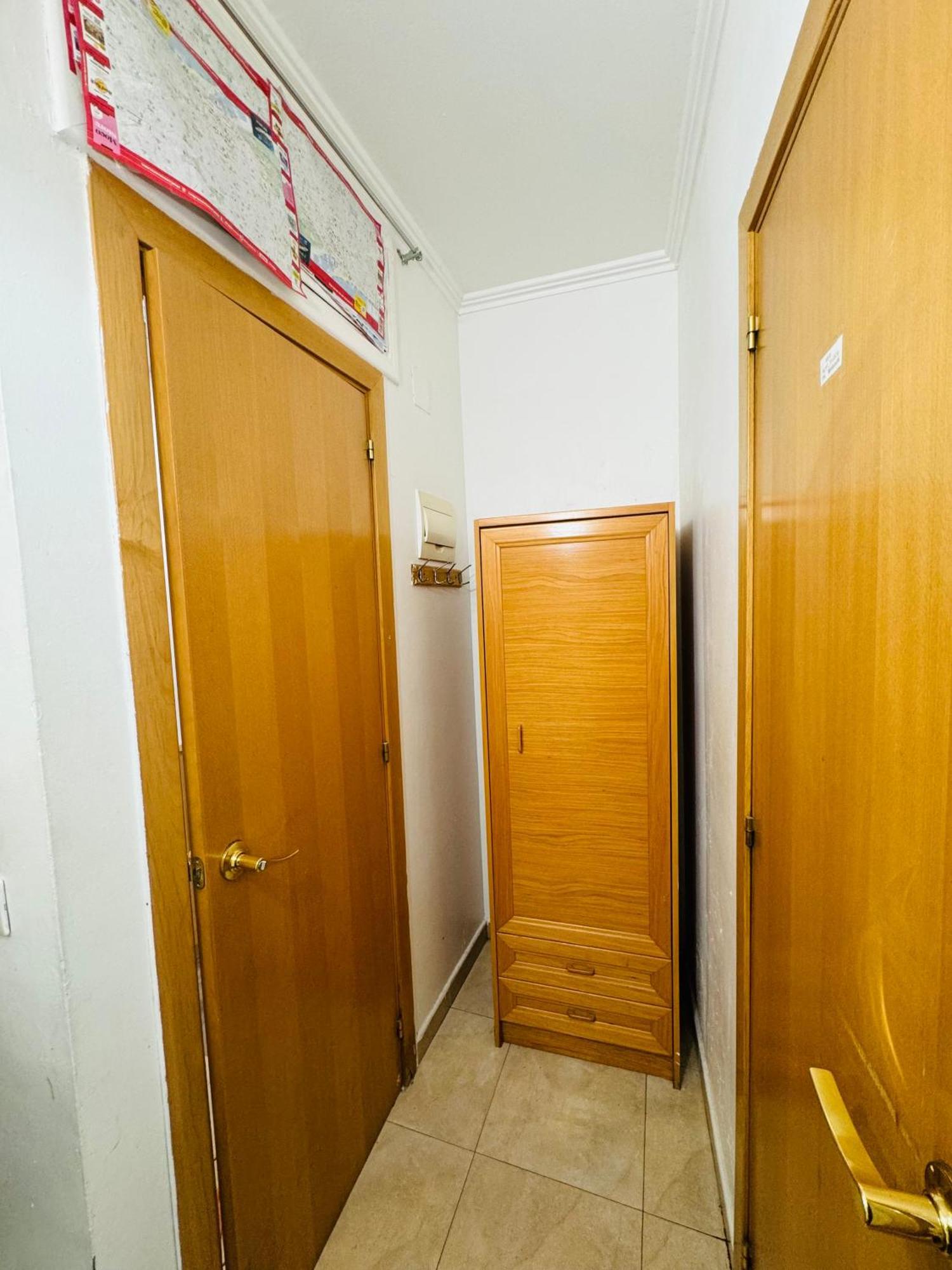 Hostal Mont Thabor Barcelona Exterior foto