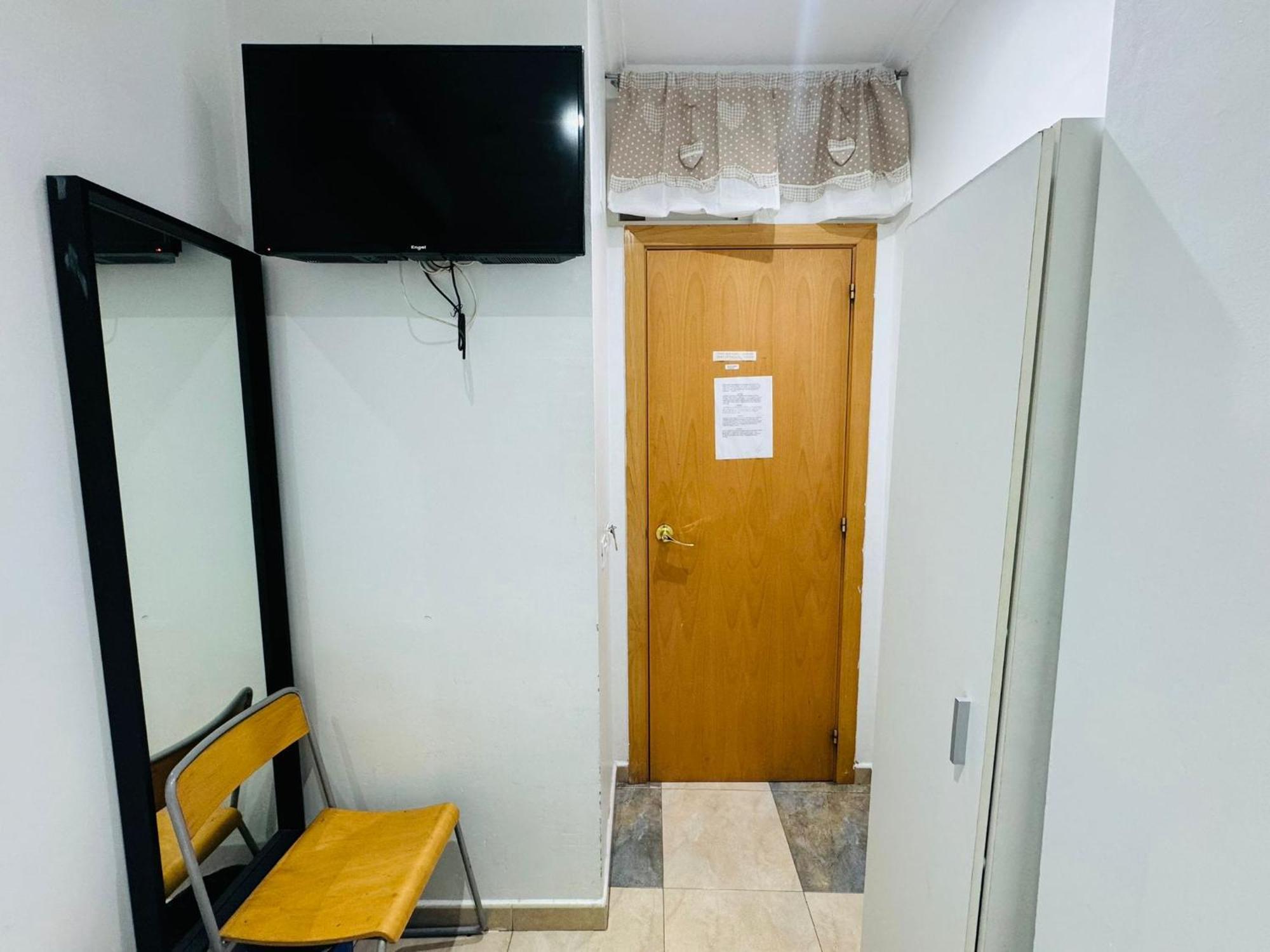 Hostal Mont Thabor Barcelona Exterior foto