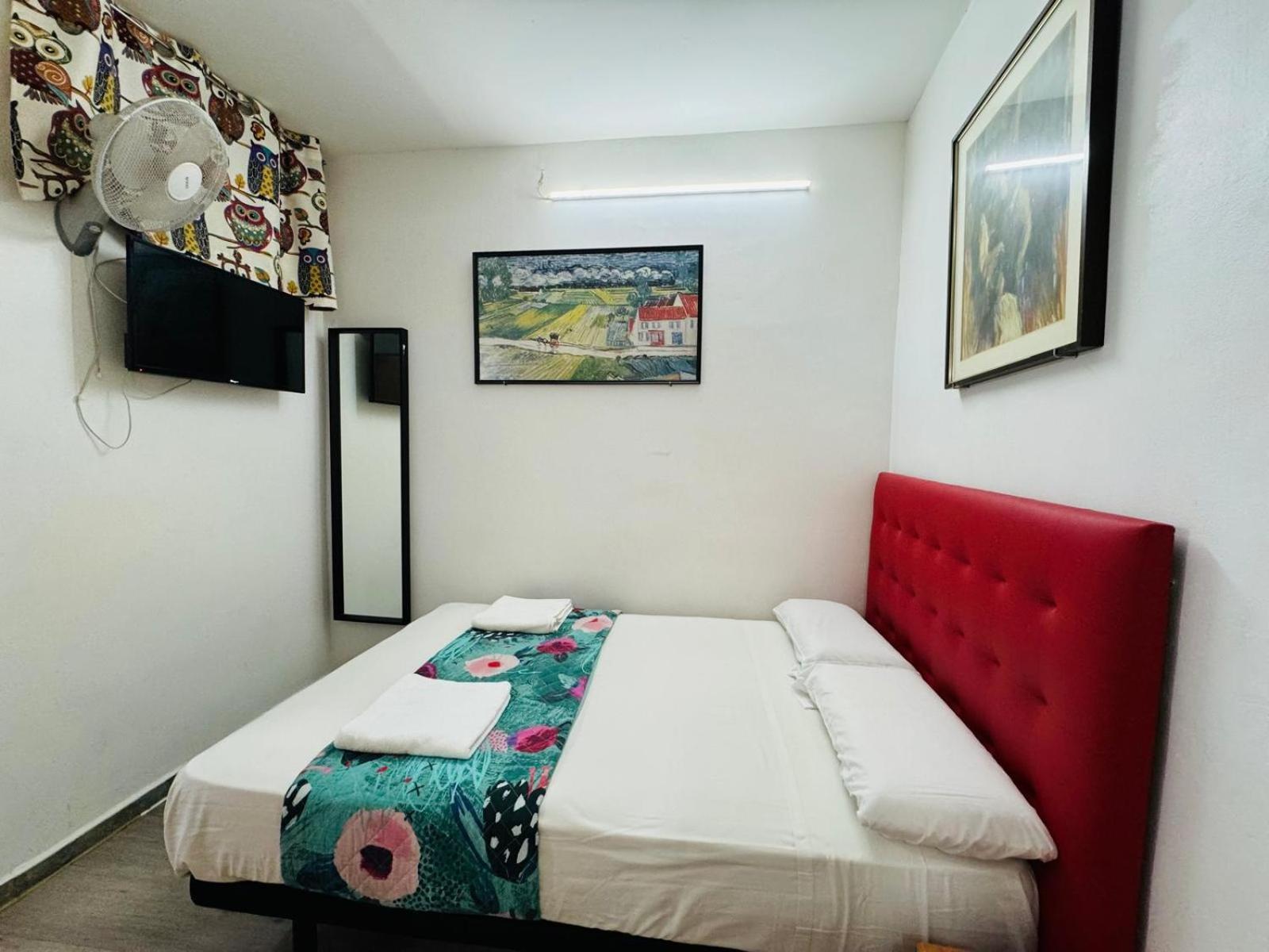 Hostal Mont Thabor Barcelona Exterior foto