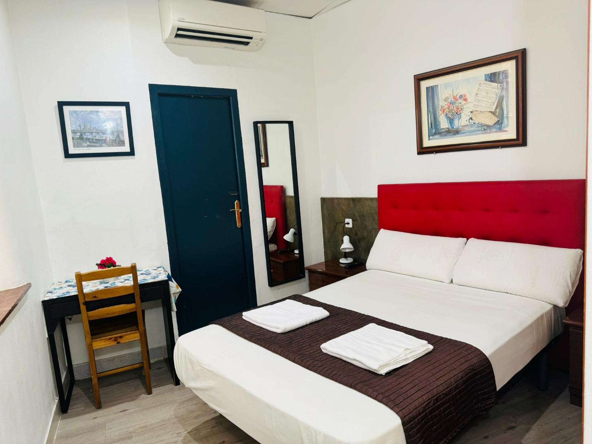 Hostal Mont Thabor Barcelona Exterior foto