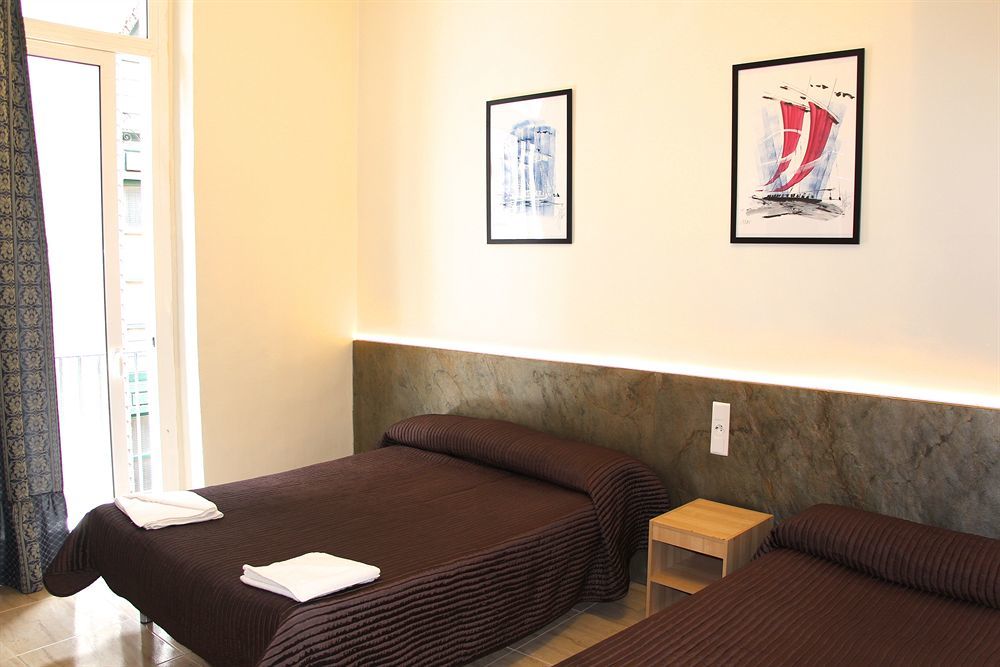 Hostal Mont Thabor Barcelona Exterior foto
